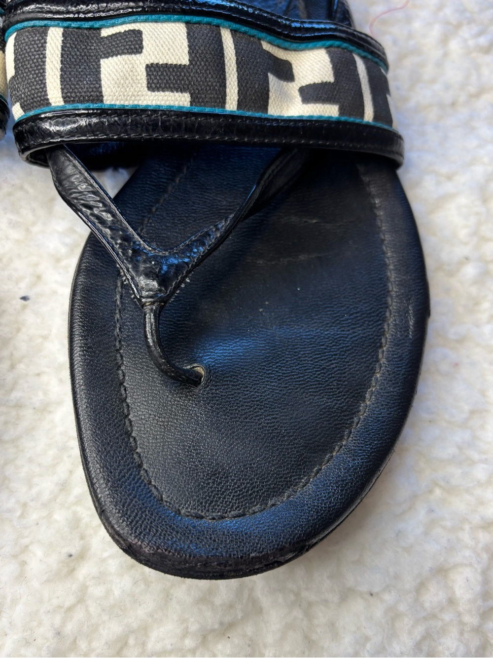 Fendi Women Black Zucca Leather FF Logo Canvas Thong Sandals - Picture 6 of 12